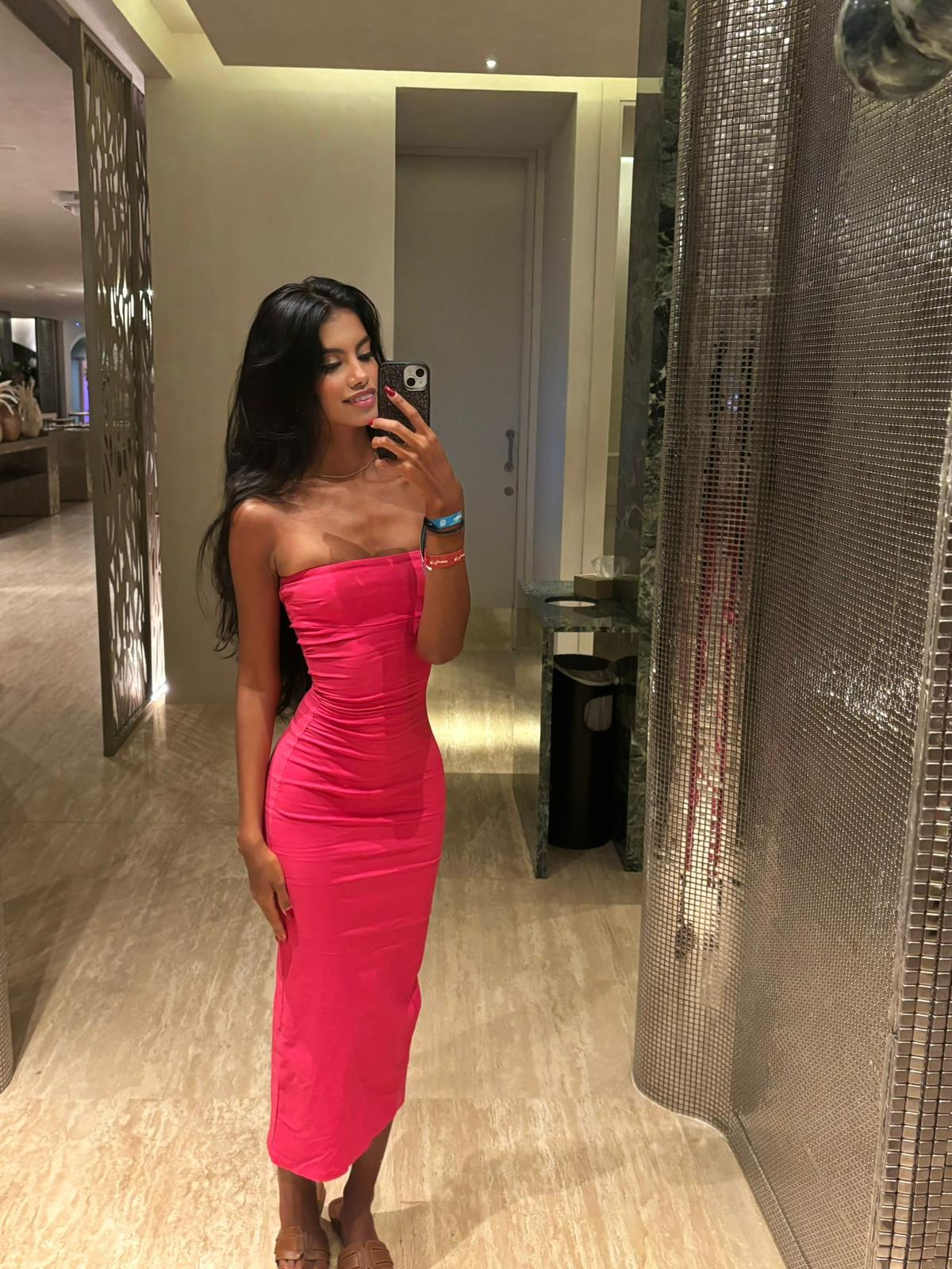 Escort - DAVINA - Ibiza Tops